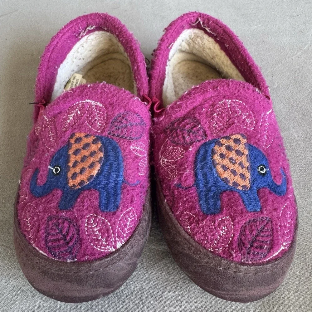 Size 12/13 - Acorn Kids' Slipperss Colby Gore Moccasins, Magenta Elephant